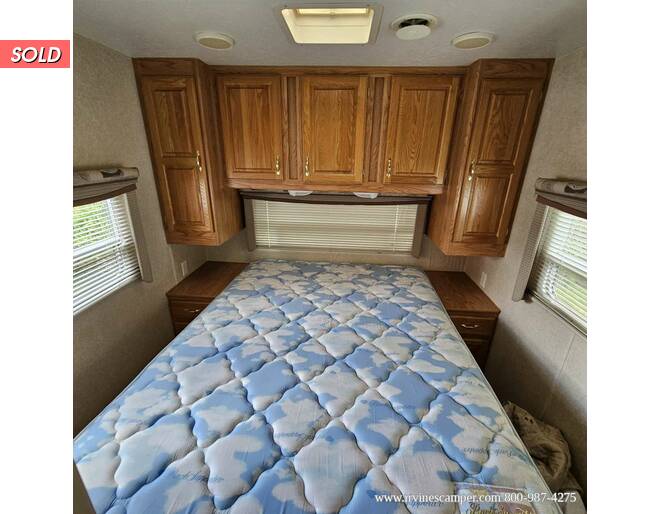 2003 Jayco Eagle 300FSS Travel Trailer at Irvines Camper Sales STOCK# 1166 Photo 10