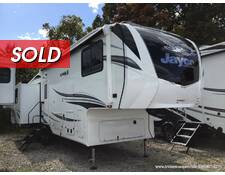 2023 Jayco Eagle HT 31MB fifthwheel at Irvines Camper Sales STOCK# 1015