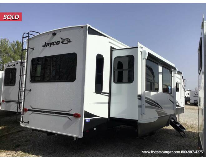 2023 Jayco Eagle 330RSTS Travel Trailer at Irvines Camper Sales STOCK# 1051 Photo 3